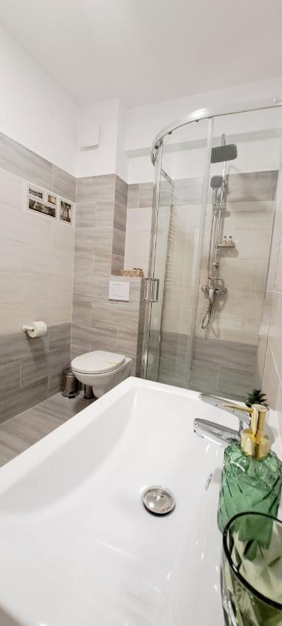 Relax Home Apartment Q Iasi Exterior photo